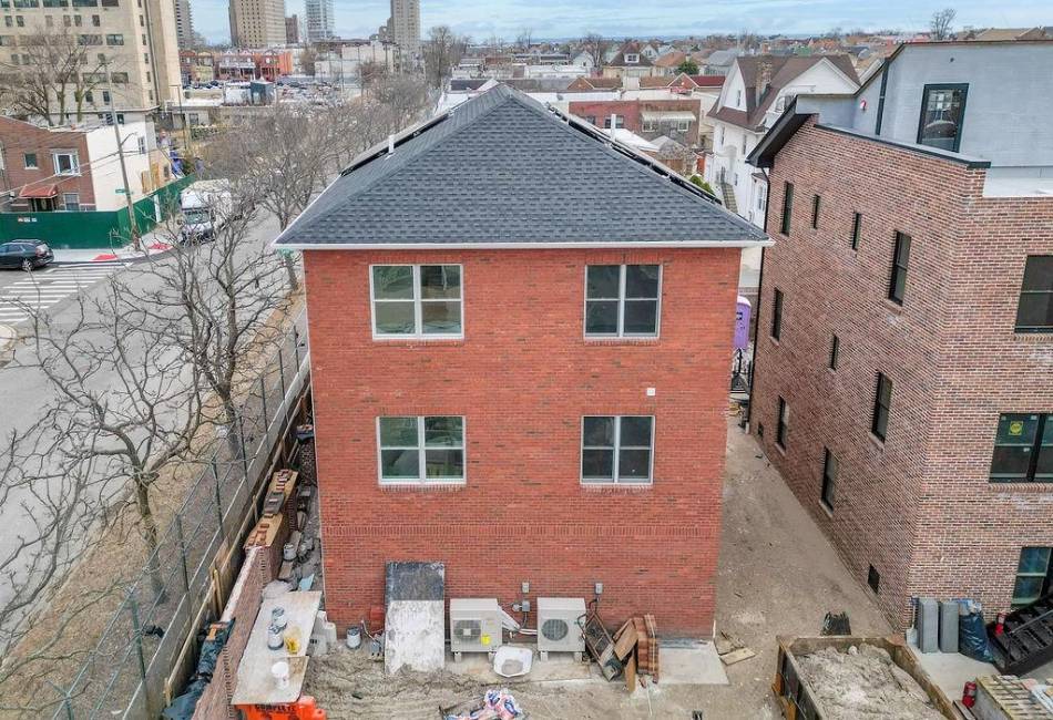 3707 Cypress Avenue, Brooklyn, New York 11224, 6 Bedrooms Bedrooms, ,Residential,For Sale,Cypress,489093