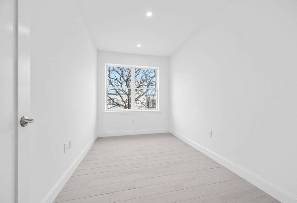 3707 Cypress Avenue, Brooklyn, New York 11224, 6 Bedrooms Bedrooms, ,Residential,For Sale,Cypress,489093