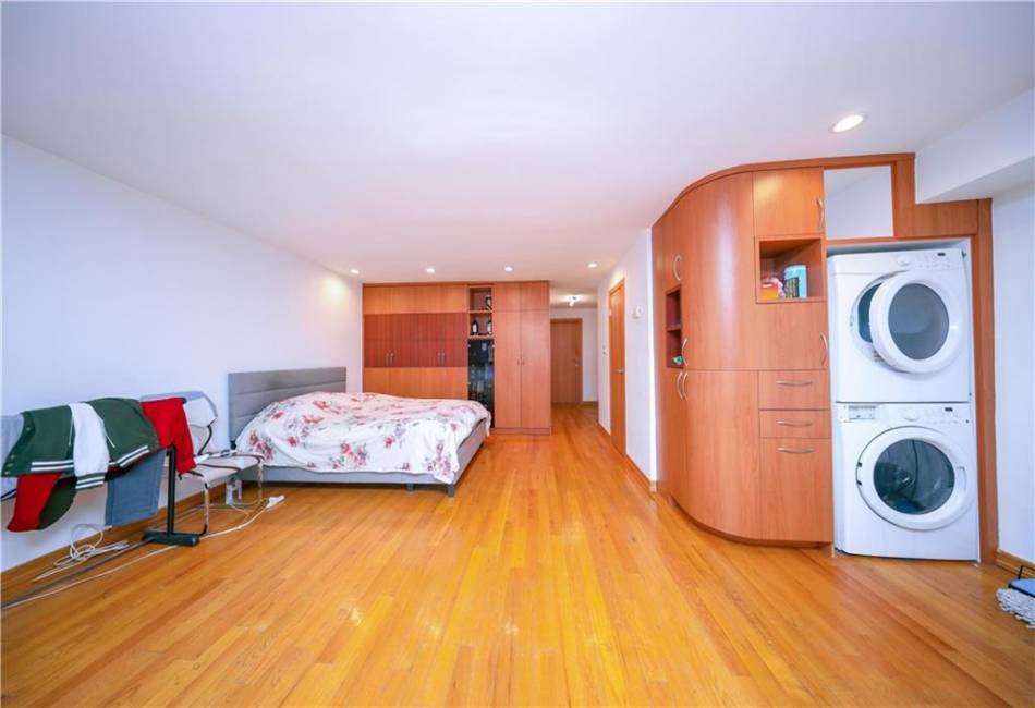 2678 29th Street, Brooklyn, New York 11235, 4 Bedrooms Bedrooms, ,3 BathroomsBathrooms,Residential,For Sale,29th,489451