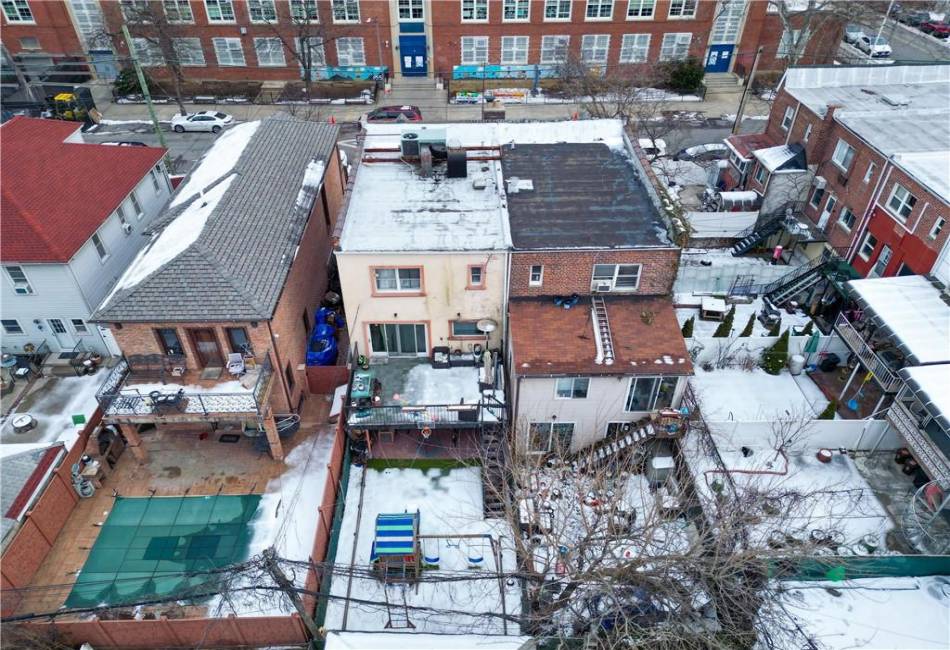 2678 29th Street, Brooklyn, New York 11235, 4 Bedrooms Bedrooms, ,3 BathroomsBathrooms,Residential,For Sale,29th,489451