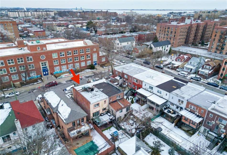 2678 29th Street, Brooklyn, New York 11235, 4 Bedrooms Bedrooms, ,3 BathroomsBathrooms,Residential,For Sale,29th,489451