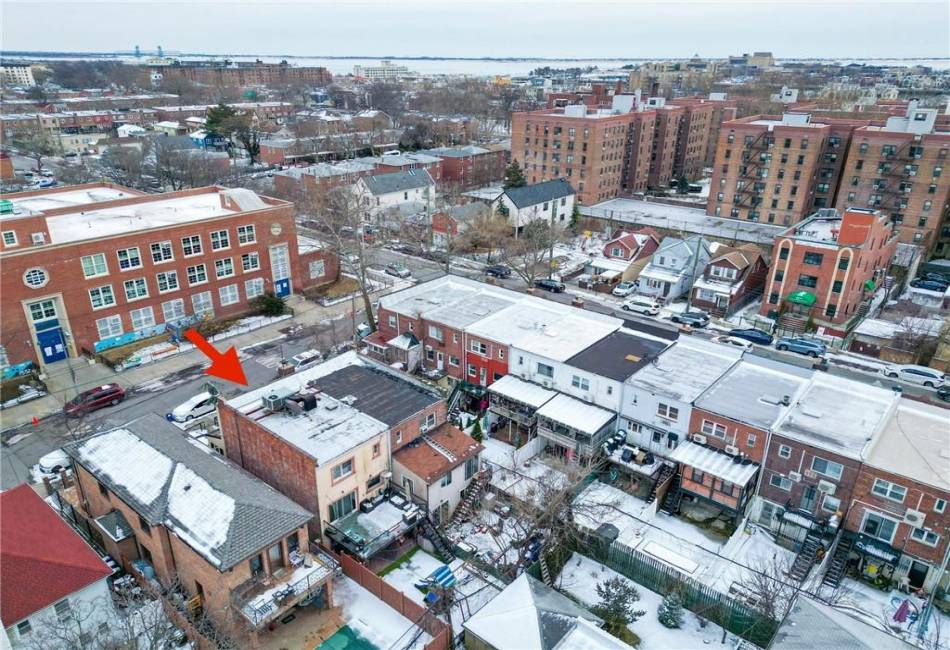 2678 29th Street, Brooklyn, New York 11235, 4 Bedrooms Bedrooms, ,3 BathroomsBathrooms,Residential,For Sale,29th,489451