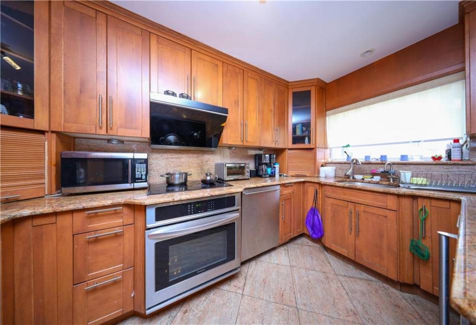 2678 29th Street, Brooklyn, New York 11235, 4 Bedrooms Bedrooms, ,3 BathroomsBathrooms,Residential,For Sale,29th,489451