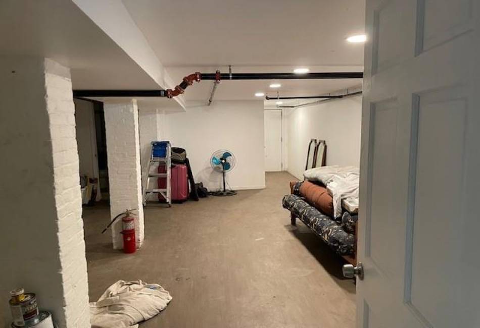 361 198th Street, Bronx, New York 10458, ,Residential,For Sale,198th,489459