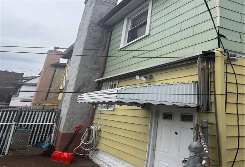 660 37th Street, Brooklyn, New York 11203, 3 Bedrooms Bedrooms, ,2 BathroomsBathrooms,Residential,For Sale,37th,489464