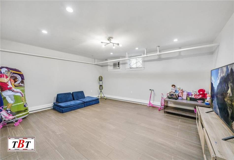 1674 Ryder Street, Brooklyn, New York 11234, 3 Bedrooms Bedrooms, ,2 BathroomsBathrooms,Residential,For Sale,Ryder,489483