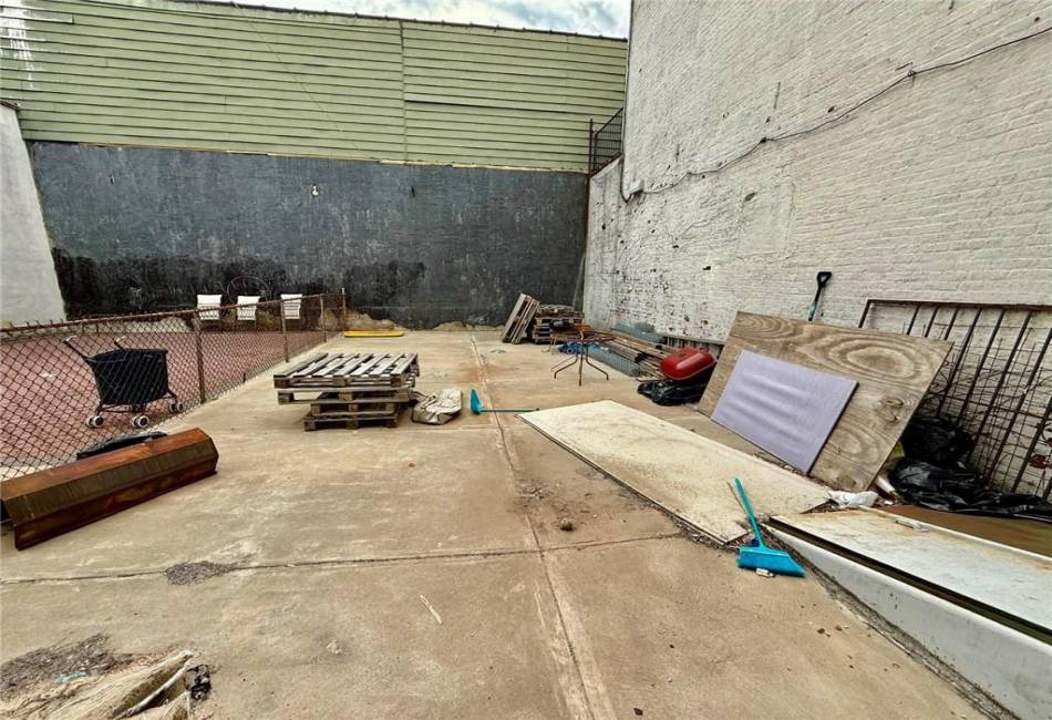 172 Highlawn Avenue, Brooklyn, New York 11223, ,Mixed Use,For Sale,Highlawn,489456