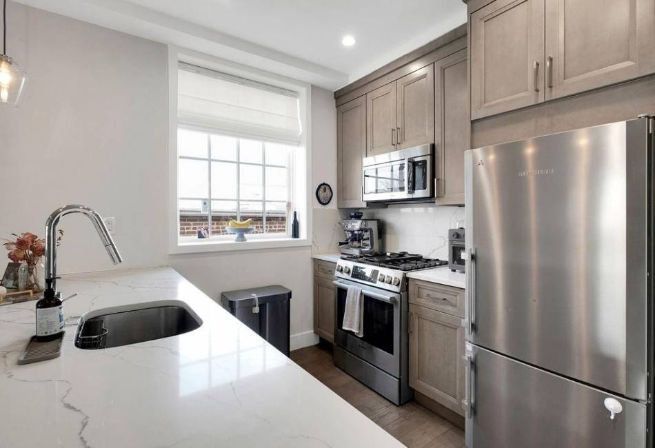 97 Battery Avenue, Brooklyn, New York 11209, 3 Bedrooms Bedrooms, ,2 BathroomsBathrooms,Residential,For Sale,Battery,489506
