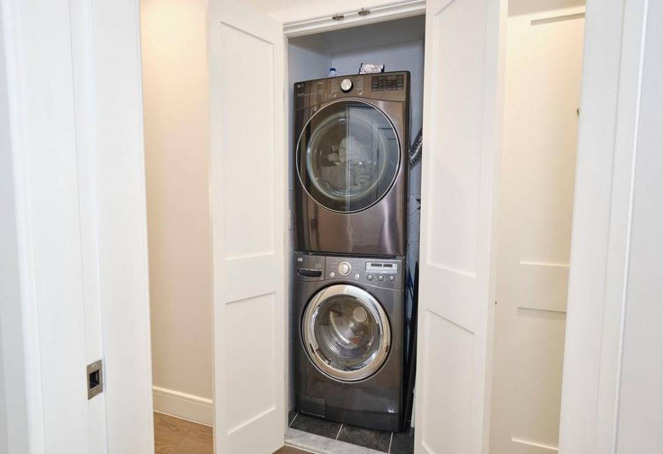 97 Battery Avenue, Brooklyn, New York 11209, 3 Bedrooms Bedrooms, ,2 BathroomsBathrooms,Residential,For Sale,Battery,489506
