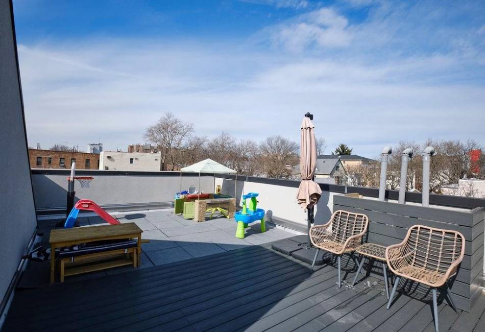 97 Battery Avenue, Brooklyn, New York 11209, 3 Bedrooms Bedrooms, ,2 BathroomsBathrooms,Residential,For Sale,Battery,489506