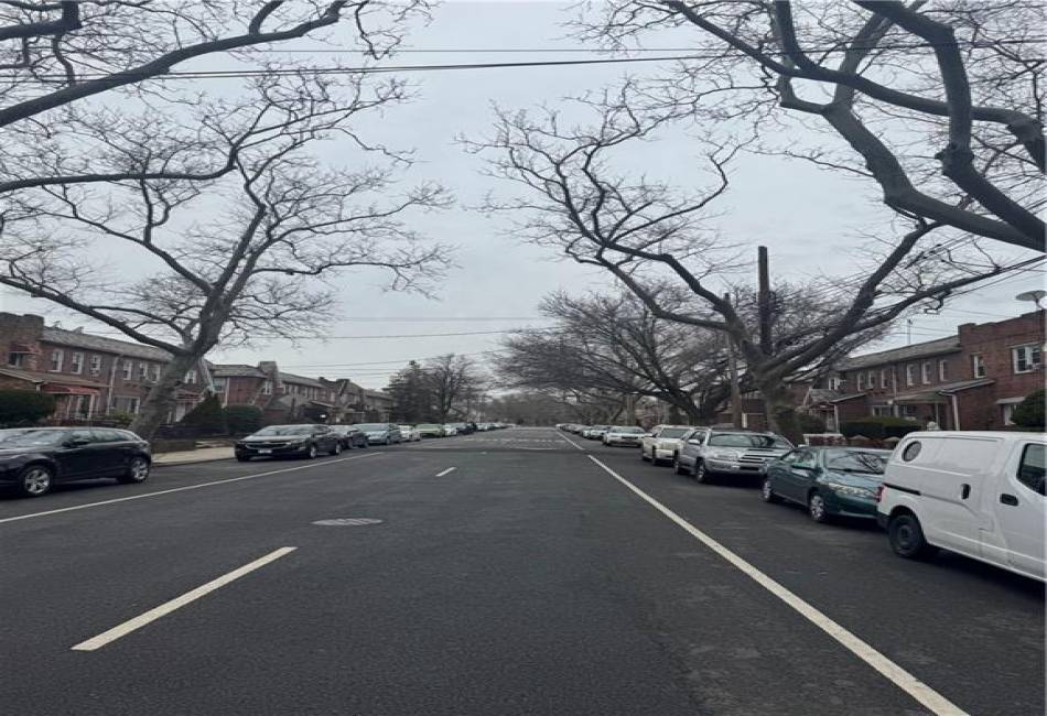 1235 Troy Avenue, Brooklyn, New York 11203, 3 Bedrooms Bedrooms, ,1.75 BathroomsBathrooms,Residential,For Sale,Troy,489540