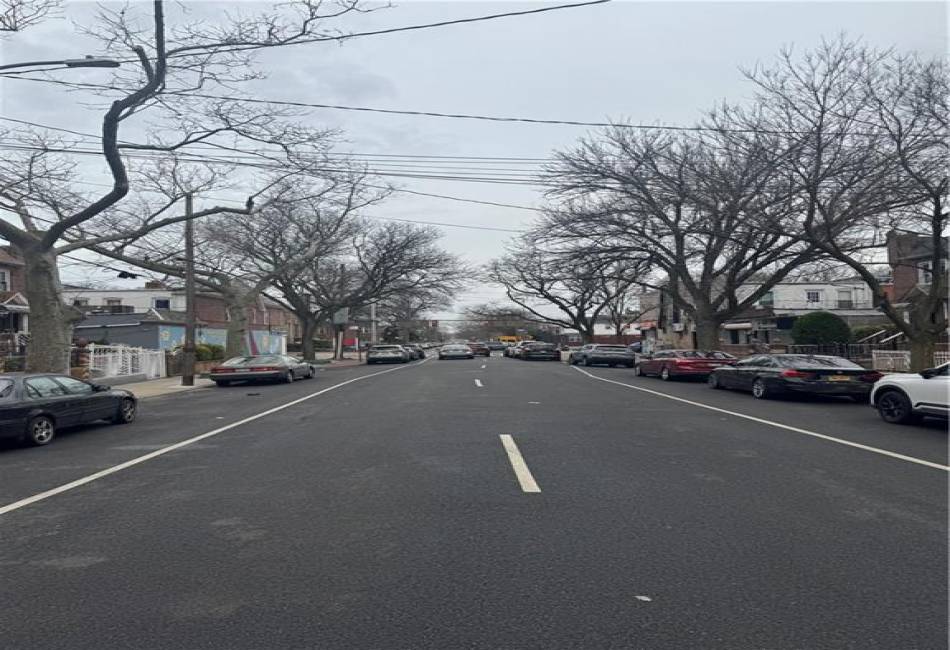 1235 Troy Avenue, Brooklyn, New York 11203, 3 Bedrooms Bedrooms, ,1.75 BathroomsBathrooms,Residential,For Sale,Troy,489540