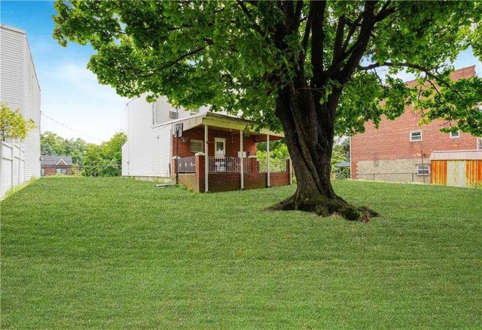 2594 40th Street, Woodside, New York 11377, 3 Bedrooms Bedrooms, ,2 BathroomsBathrooms,Residential,For Sale,40th,489547