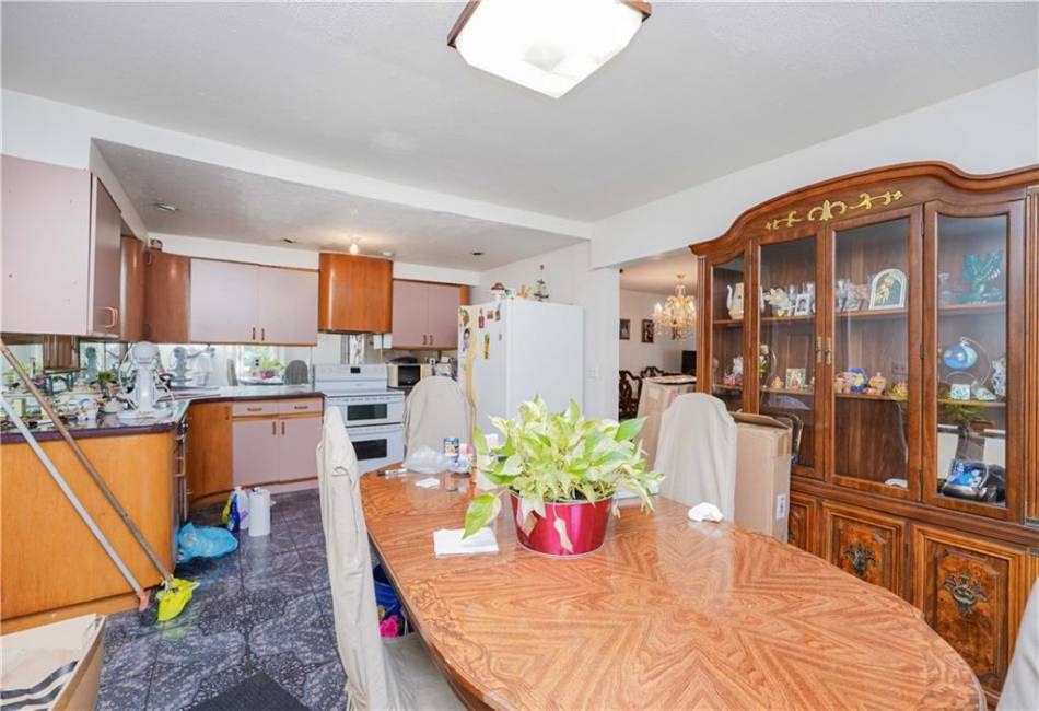 2594 40th Street, Woodside, New York 11377, 3 Bedrooms Bedrooms, ,2 BathroomsBathrooms,Residential,For Sale,40th,489547