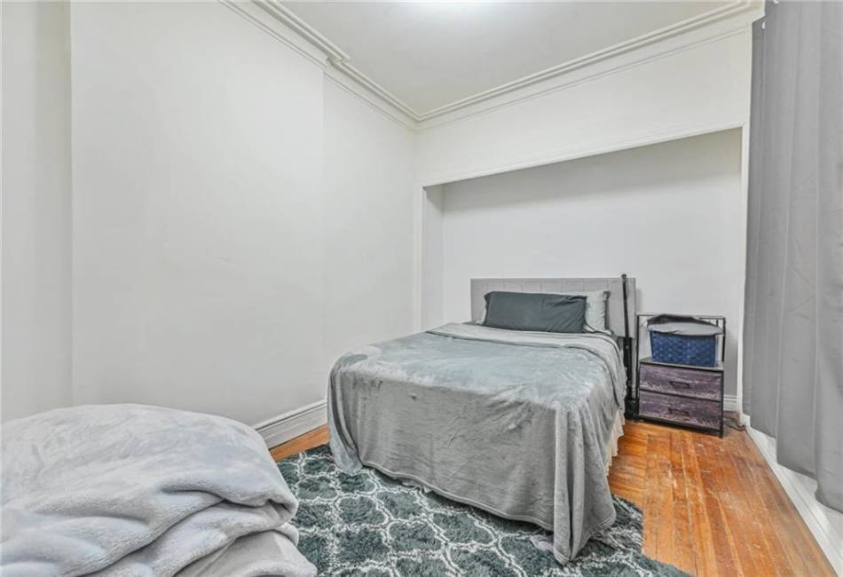 82 Battery Avenue, Brooklyn, New York 11228, 6 Bedrooms Bedrooms, ,2 BathroomsBathrooms,Residential,For Sale,Battery,489522