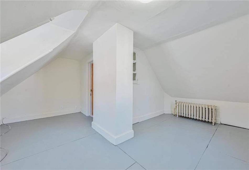 82 Battery Avenue, Brooklyn, New York 11228, 6 Bedrooms Bedrooms, ,2 BathroomsBathrooms,Residential,For Sale,Battery,489522