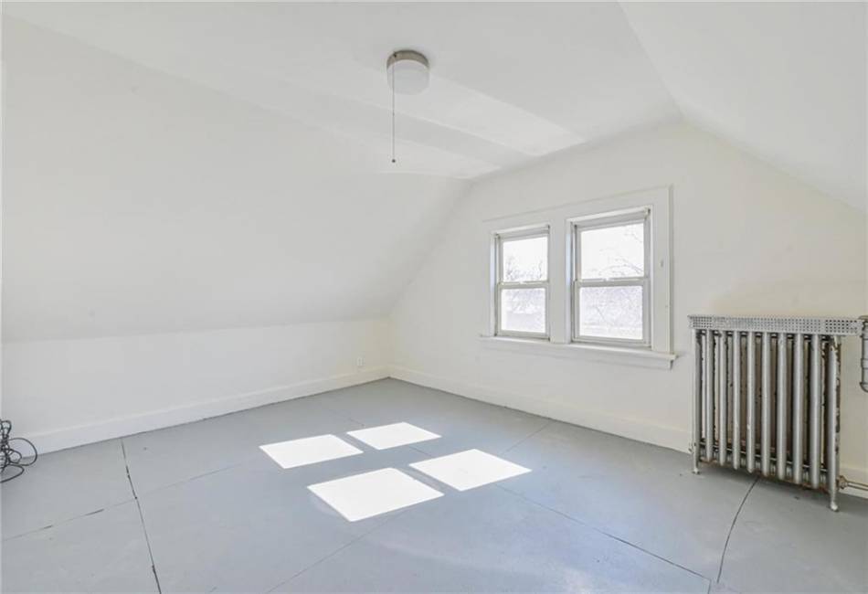 82 Battery Avenue, Brooklyn, New York 11228, 6 Bedrooms Bedrooms, ,2 BathroomsBathrooms,Residential,For Sale,Battery,489522