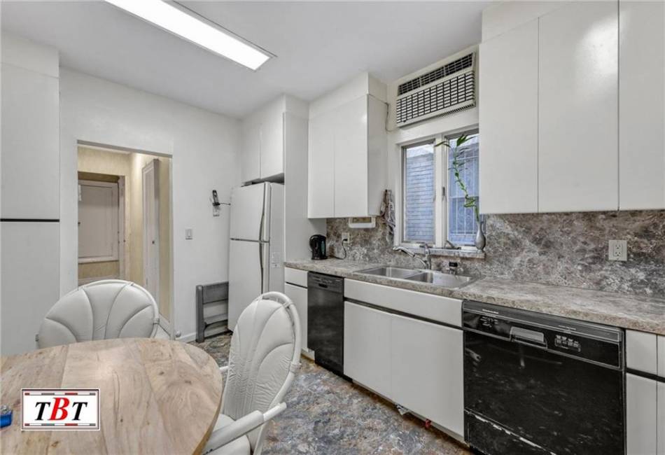 3715 Bedford Avenue, Brooklyn, New York 11229, 4 Bedrooms Bedrooms, ,5 BathroomsBathrooms,Residential,For Sale,Bedford,489562