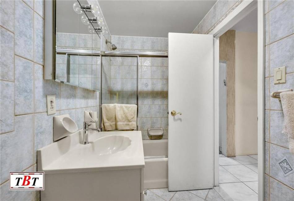 3715 Bedford Avenue, Brooklyn, New York 11229, 4 Bedrooms Bedrooms, ,5 BathroomsBathrooms,Residential,For Sale,Bedford,489562