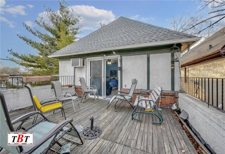 3715 Bedford Avenue, Brooklyn, New York 11229, 4 Bedrooms Bedrooms, ,5 BathroomsBathrooms,Residential,For Sale,Bedford,489562