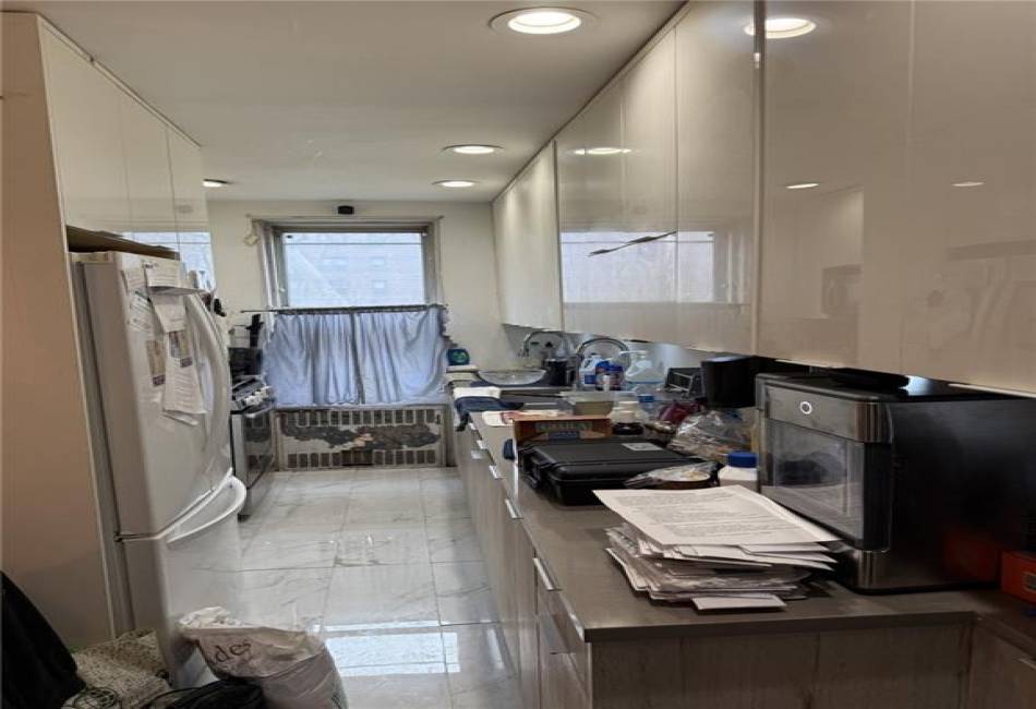 2250 Brigham Street, Brooklyn, New York 11229, 3 Bedrooms Bedrooms, ,1 BathroomBathrooms,Residential,For Sale,Brigham,489585
