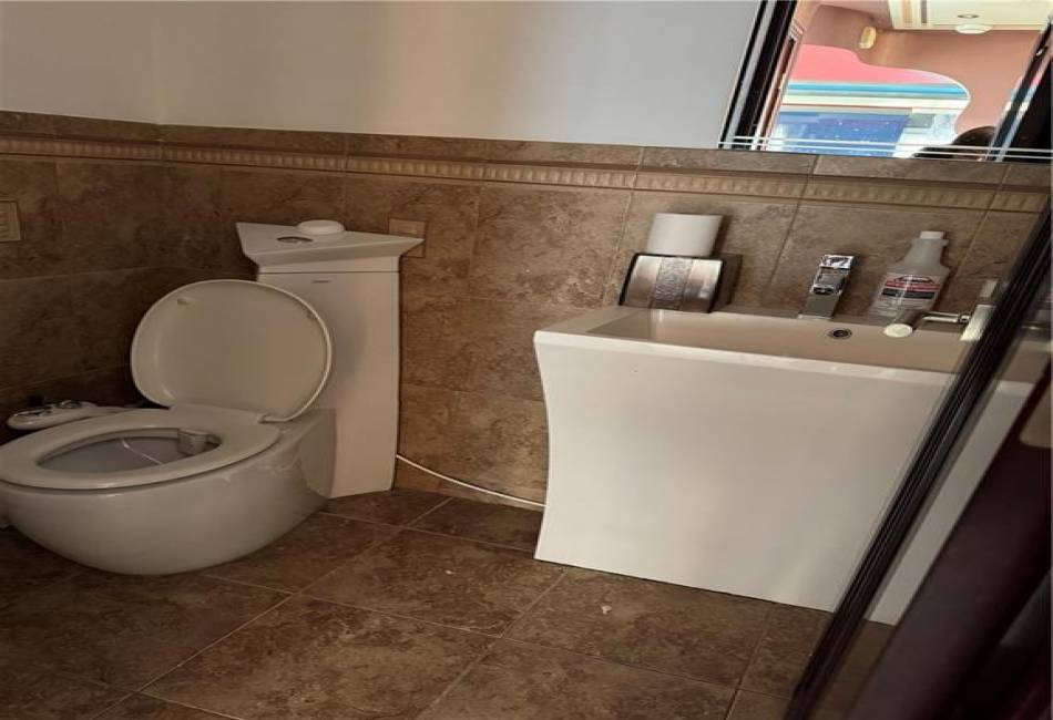 70 Freeborn Street, New York, New York 10305, ,Residential,For Sale,Freeborn,489597