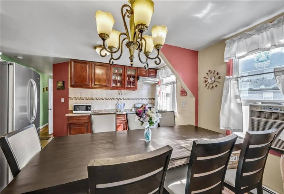 449 Revere Avenue, Bronx, New York 10465, 6 Bedrooms Bedrooms, ,3 BathroomsBathrooms,Residential,For Sale,Revere,489548