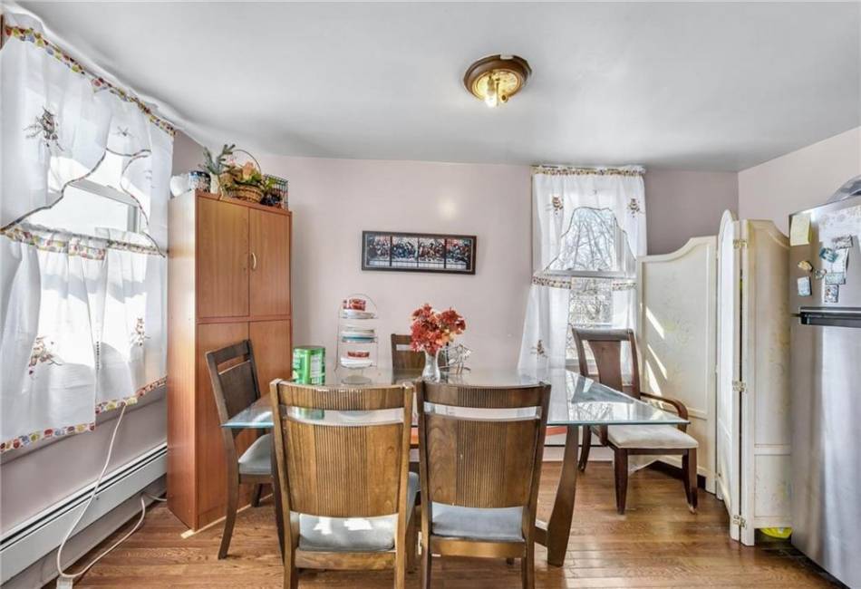 449 Revere Avenue, Bronx, New York 10465, 6 Bedrooms Bedrooms, ,3 BathroomsBathrooms,Residential,For Sale,Revere,489548