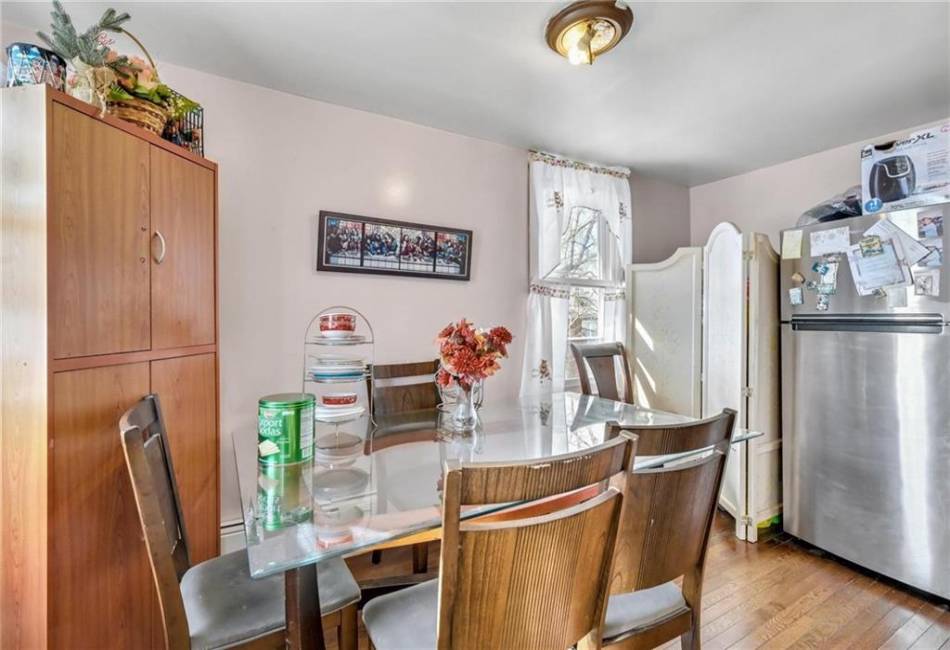 449 Revere Avenue, Bronx, New York 10465, 6 Bedrooms Bedrooms, ,3 BathroomsBathrooms,Residential,For Sale,Revere,489548
