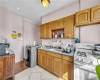 449 Revere Avenue, Bronx, New York 10465, 6 Bedrooms Bedrooms, ,3 BathroomsBathrooms,Residential,For Sale,Revere,489548