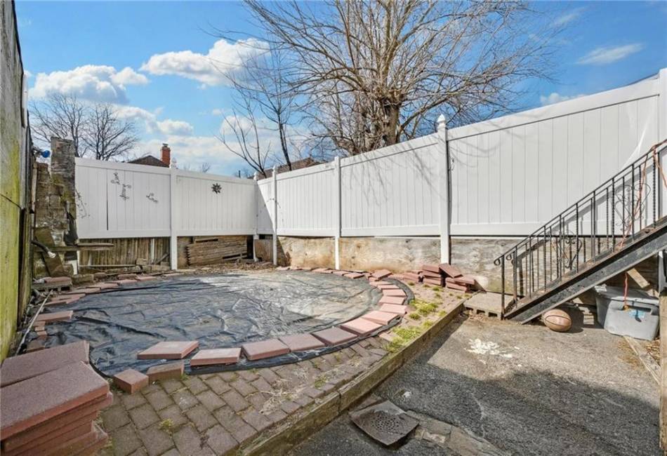 449 Revere Avenue, Bronx, New York 10465, 6 Bedrooms Bedrooms, ,3 BathroomsBathrooms,Residential,For Sale,Revere,489548