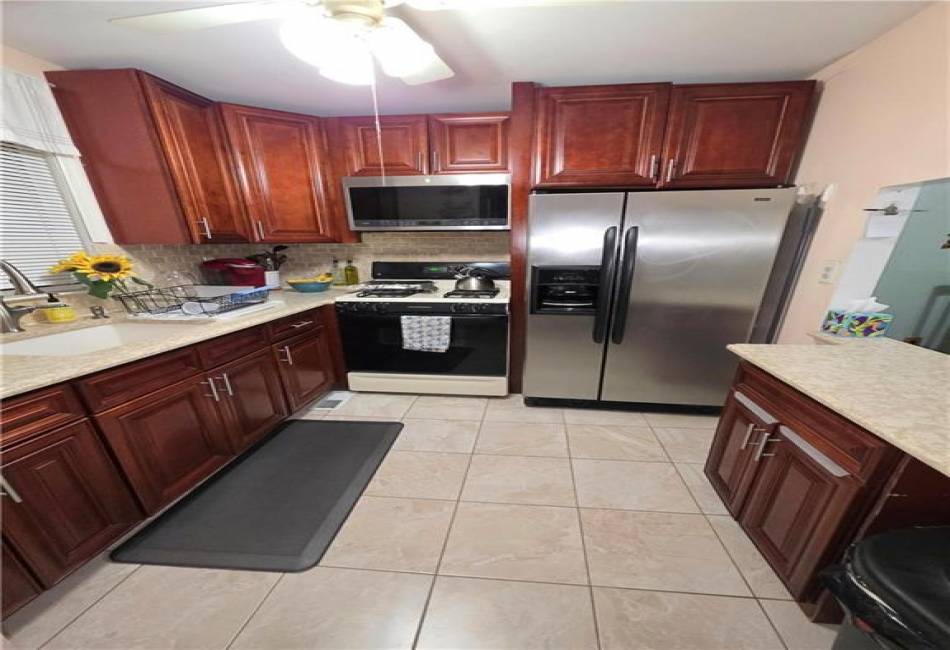 692 Sackman Street, Brooklyn, New York 11212, 3 Bedrooms Bedrooms, ,2 BathroomsBathrooms,Residential,For Sale,Sackman,489601