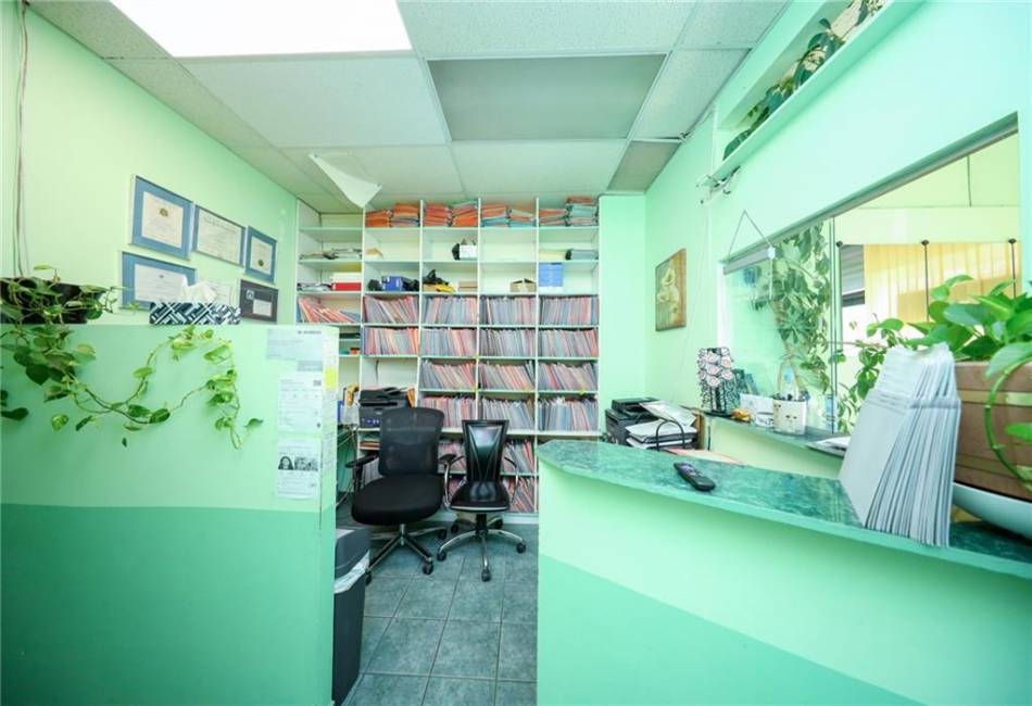 1505 Gravesend Neck Road, Brooklyn, New York 11229, ,Mixed Use,For Sale,Gravesend Neck,489604