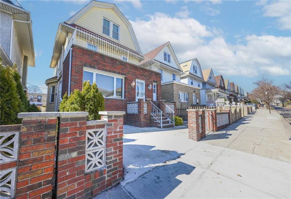 1368 77th Street, Brooklyn, New York 11228, 5 Bedrooms Bedrooms, ,4 BathroomsBathrooms,Residential,For Sale,77th,489519