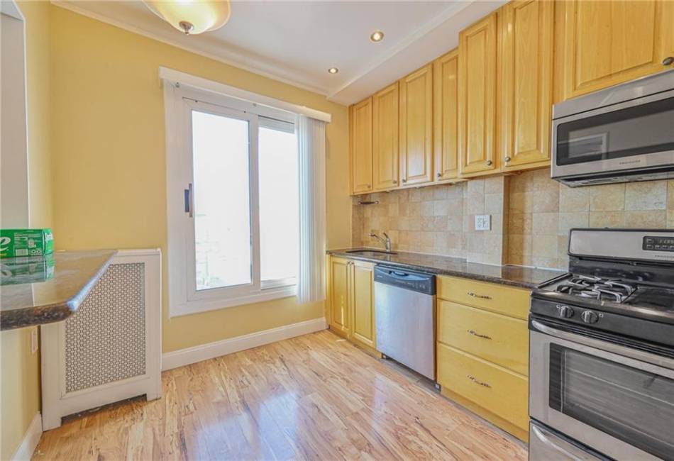1368 77th Street, Brooklyn, New York 11228, 5 Bedrooms Bedrooms, ,4 BathroomsBathrooms,Residential,For Sale,77th,489519