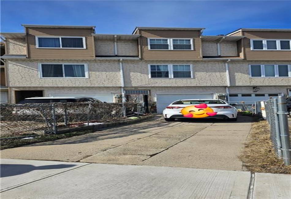 22 Long Pond Lane, Staten Island, New York 10304, 3 Bedrooms Bedrooms, ,3 BathroomsBathrooms,Residential,For Sale,Long Pond,489606