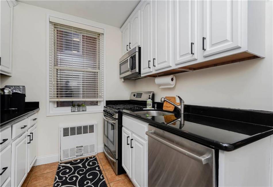 9411 Shore Road, Brooklyn, New York 11209, 2 Bedrooms Bedrooms, ,1 BathroomBathrooms,Residential,For Sale,Shore,489623