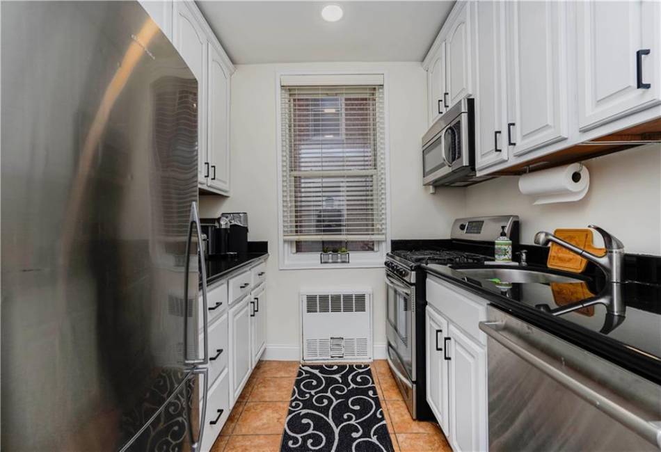 9411 Shore Road, Brooklyn, New York 11209, 2 Bedrooms Bedrooms, ,1 BathroomBathrooms,Residential,For Sale,Shore,489623