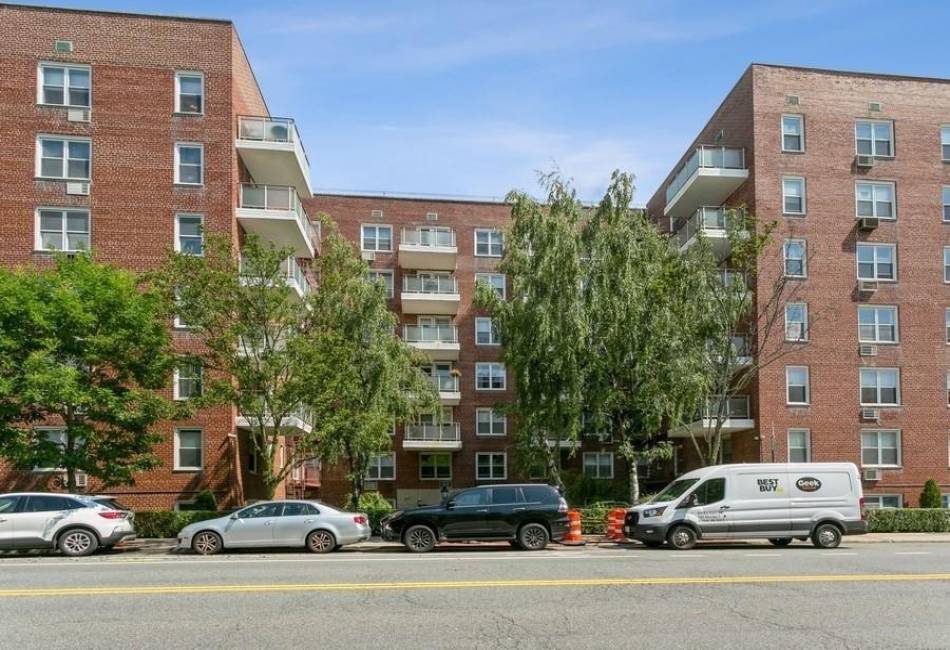9411 Shore Road, Brooklyn, New York 11209, 2 Bedrooms Bedrooms, ,1 BathroomBathrooms,Residential,For Sale,Shore,489623