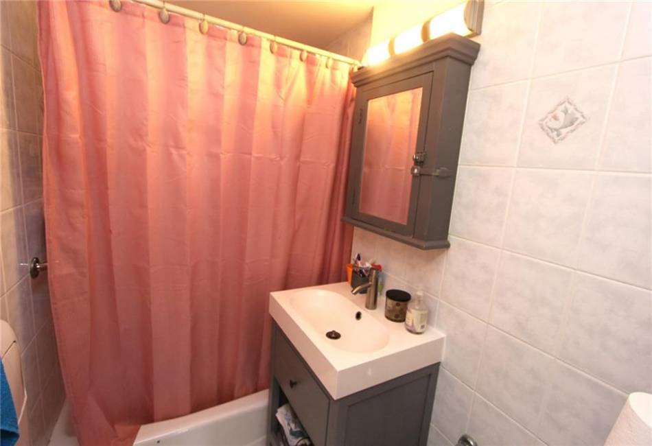2212 Plumb 1st Street, Brooklyn, New York 11229, 3 Bedrooms Bedrooms, ,1 BathroomBathrooms,Residential,For Sale,Plumb 1st,489627