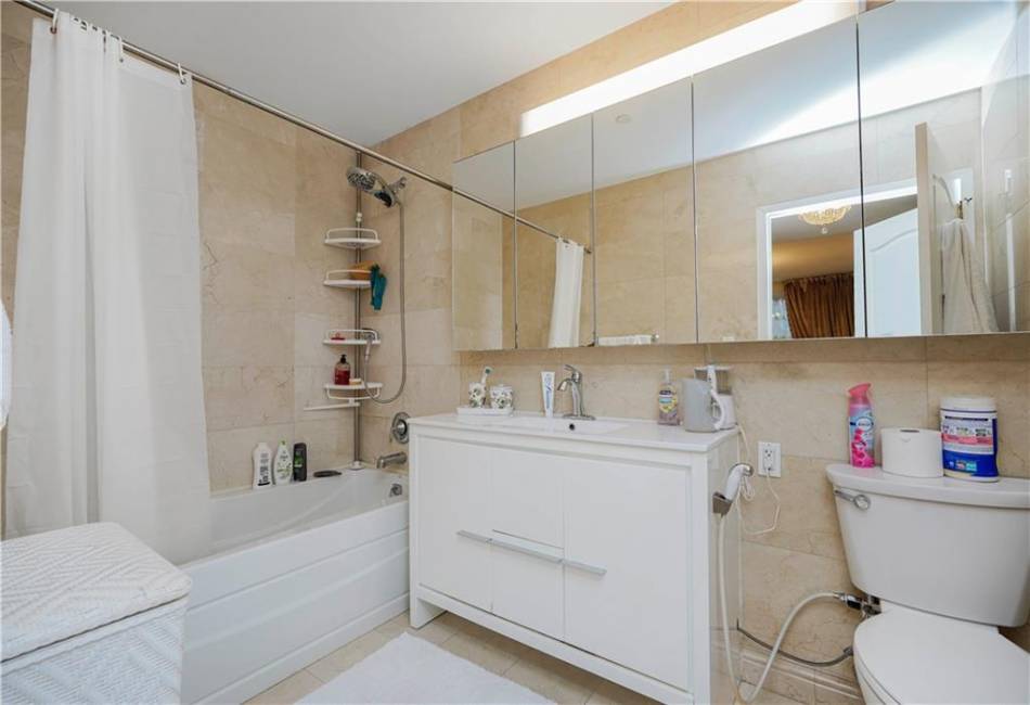50 Oceana Drive, Brooklyn, New York 11235, 3 Bedrooms Bedrooms, ,3 BathroomsBathrooms,Residential,For Sale,Oceana,489629