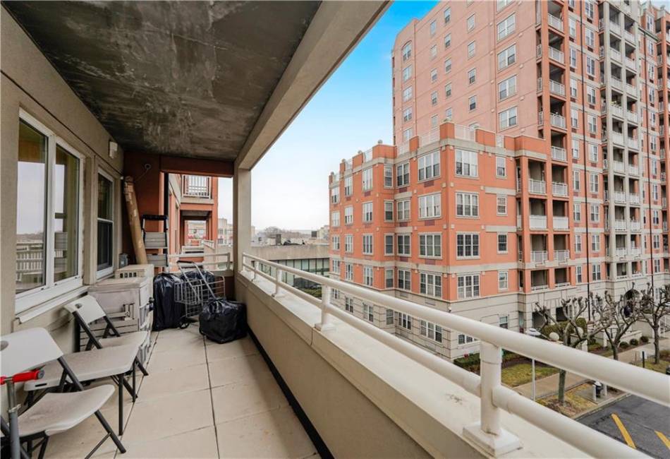 50 Oceana Drive, Brooklyn, New York 11235, 3 Bedrooms Bedrooms, ,3 BathroomsBathrooms,Residential,For Sale,Oceana,489629