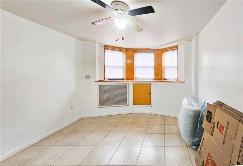 761 39th Street, Brooklyn, New York 11233, ,6 BathroomsBathrooms,Residential,For Sale,39th,489632