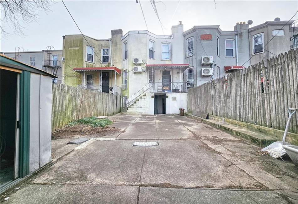 761 39th Street, Brooklyn, New York 11233, ,6 BathroomsBathrooms,Residential,For Sale,39th,489632