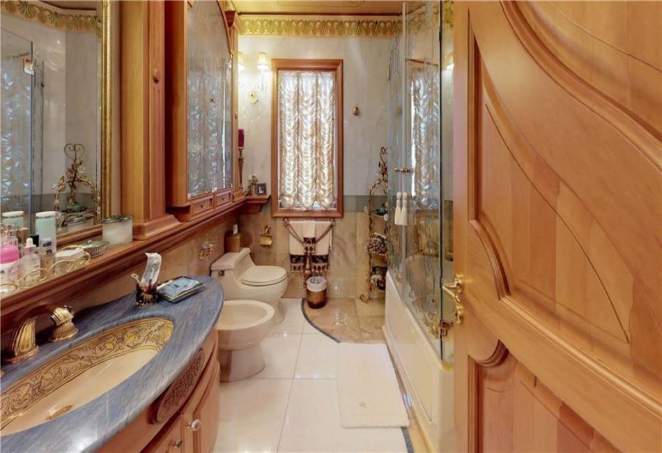 1068 82nd Street, Brooklyn, New York 11228, 3 Bedrooms Bedrooms, ,3 BathroomsBathrooms,Residential,For Sale,82nd,489630