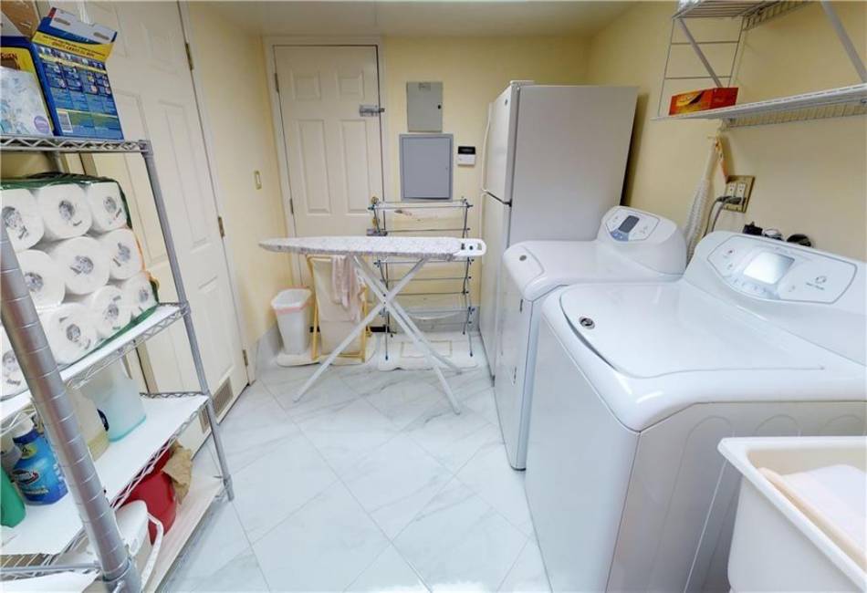 1068 82nd Street, Brooklyn, New York 11228, 3 Bedrooms Bedrooms, ,3 BathroomsBathrooms,Residential,For Sale,82nd,489630