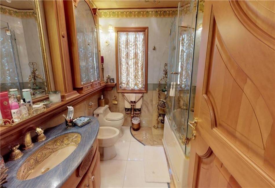 1068 82nd Street, Brooklyn, New York 11228, 3 Bedrooms Bedrooms, ,3 BathroomsBathrooms,Residential,For Sale,82nd,489630