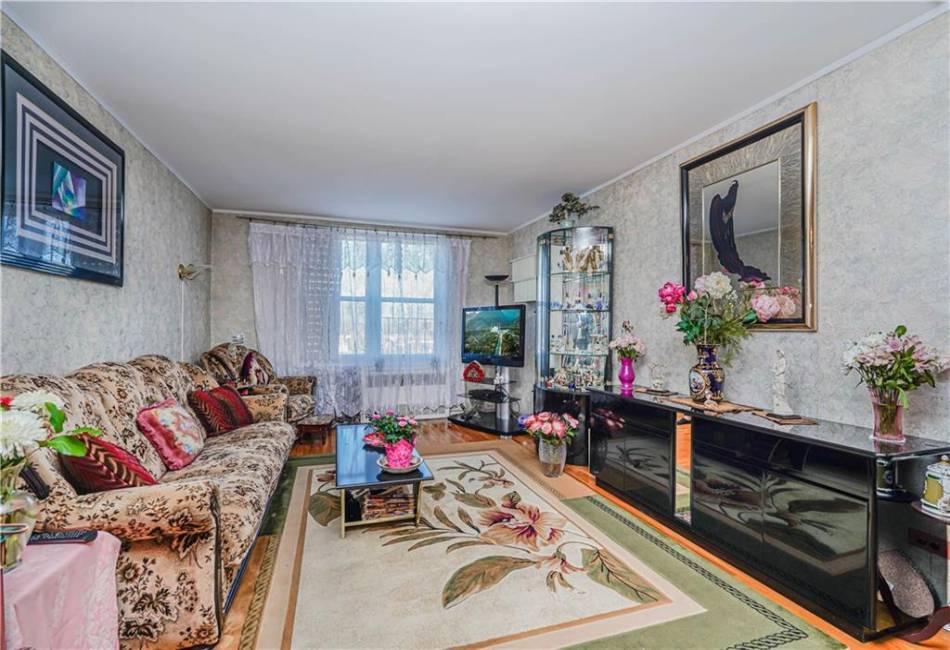 2711 Avenue X, Brooklyn, New York 11235, 1 Bedroom Bedrooms, ,1 BathroomBathrooms,Residential,For Sale,Avenue X,489640
