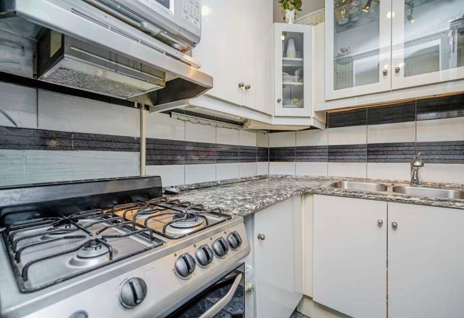 2711 Avenue X, Brooklyn, New York 11235, 1 Bedroom Bedrooms, ,1 BathroomBathrooms,Residential,For Sale,Avenue X,489640