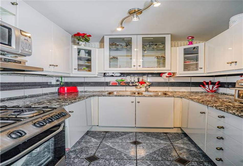 2711 Avenue X, Brooklyn, New York 11235, 1 Bedroom Bedrooms, ,1 BathroomBathrooms,Residential,For Sale,Avenue X,489640